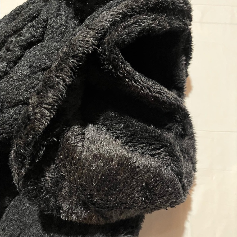 - UGG Winter Black Sweather weather pom pom hat& infinity scarf glove se… - Picture 2 of 9